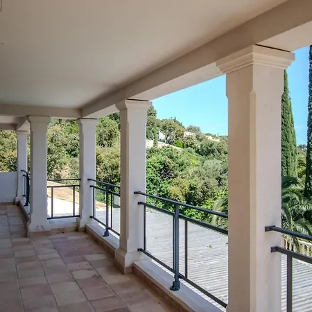 ヴィラ | Vue Infinie & Piscine A Debordement キャバレール・シュル・メール