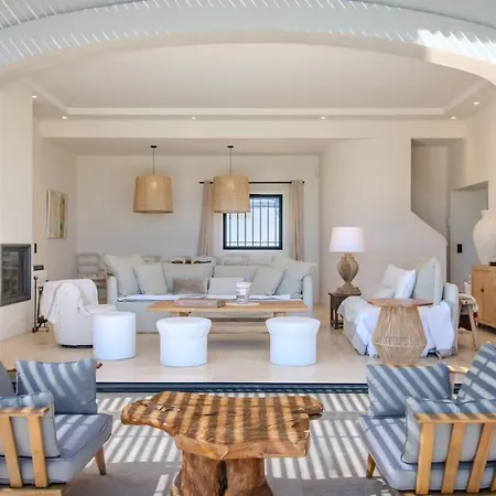 | Vue Infinie & Piscine A Debordement * キャバレール・シュル・メール